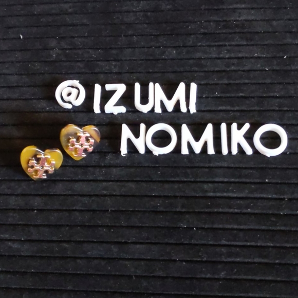 Tory Burch Tilsim Logo Heart Stud Earrings - Picture 1 of 2